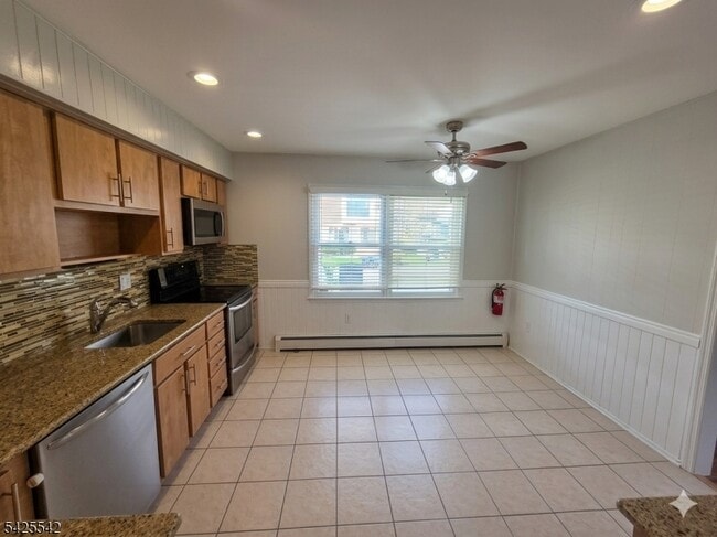 Building Photo - 101 Bloomingdale Ave