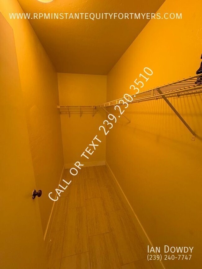 Building Photo - 3608 SW 7th Pl