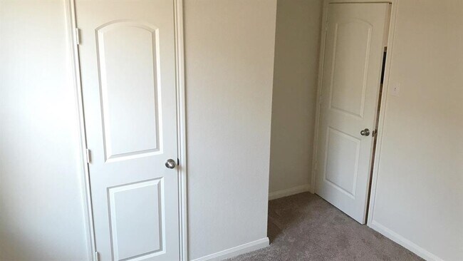 Building Photo - 20731 Solstice Point Dr