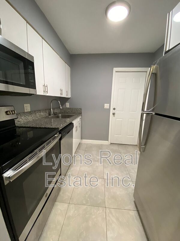 Building Photo - 4186 Pine Drop Ln