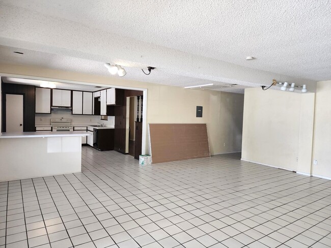 Building Photo - 211 Alta Vista Dr
