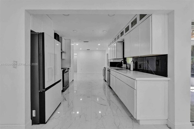 Building Photo - 860 NW 207th St