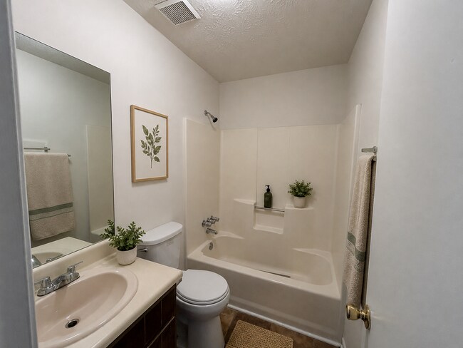 Building Photo - 8836-8836 W Hills Ct