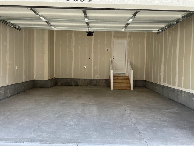 Building Photo - 3628 W Canyon Falls Dr