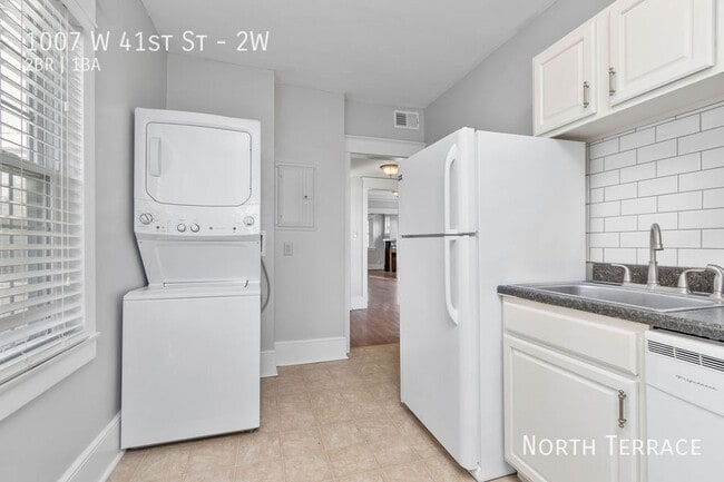 Building Photo - 1007 W 41st St