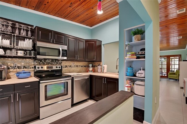 Building Photo - 11426 NW 4th Terrace