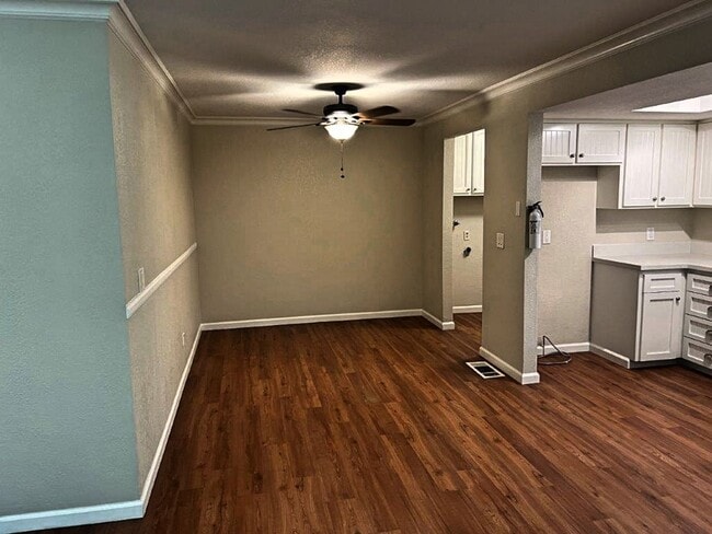 Building Photo - Remodeled Beautiful 2 Bedroom Senior Duple...