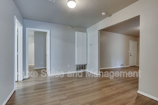 Building Photo - 1005 SW 63rd St