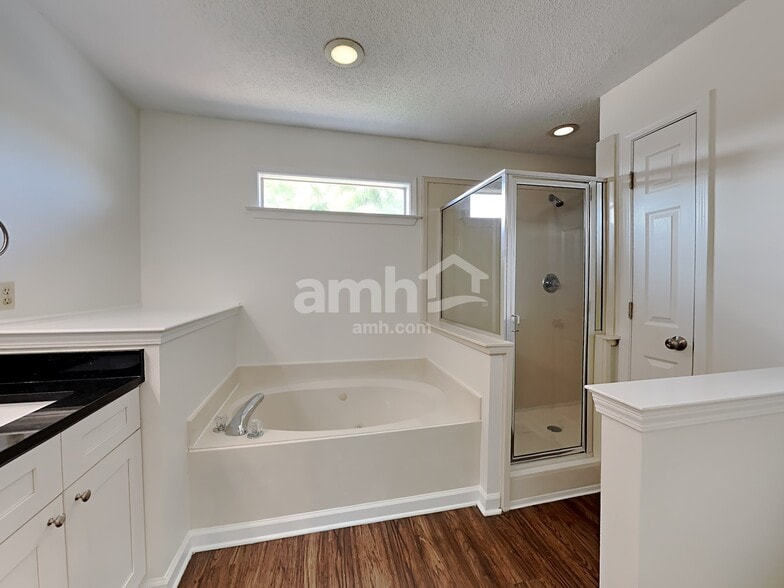 Building Photo - 821 Rain Dance Way