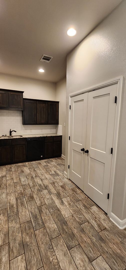 Building Photo - Gorgeous 3 bed/2 bath in Trimmier Estates ...