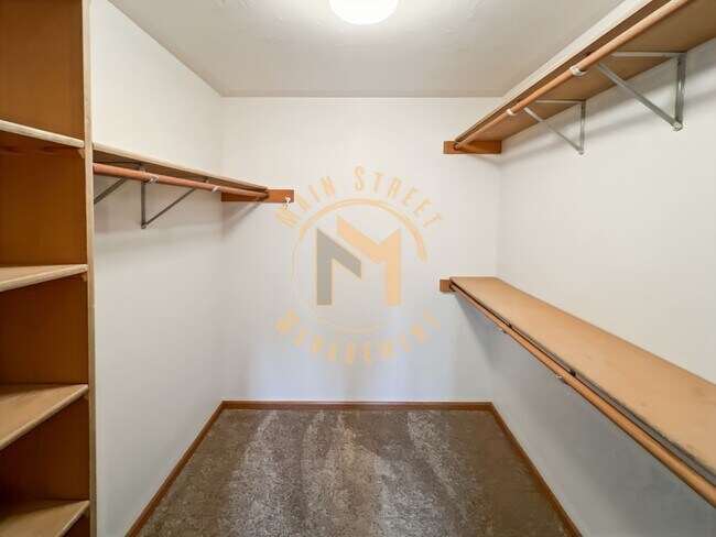 Building Photo - 466 S Good Hope Rd