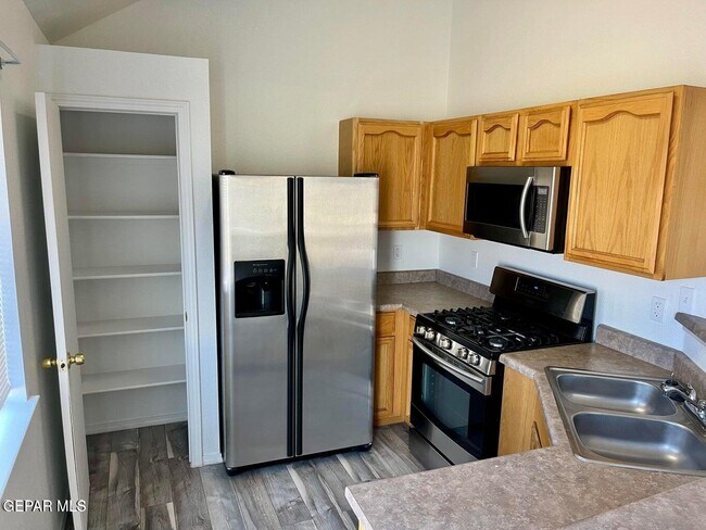 Building Photo - 12268 Tierra Ruby Dr