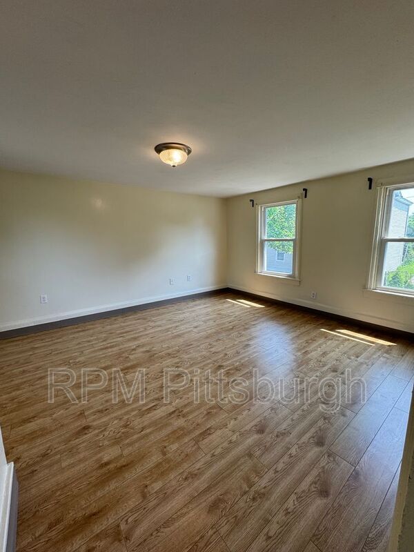 Building Photo - 633 Weston Wy