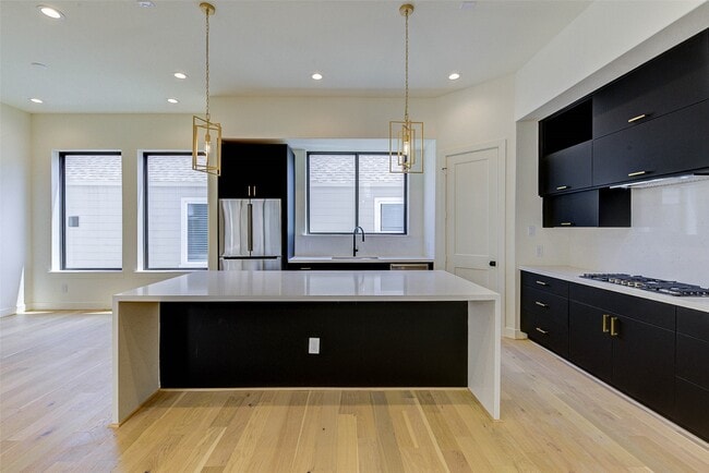 Building Photo - 1803 Dunlavy St