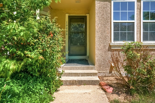 Building Photo - 13204 E Linvale Pl