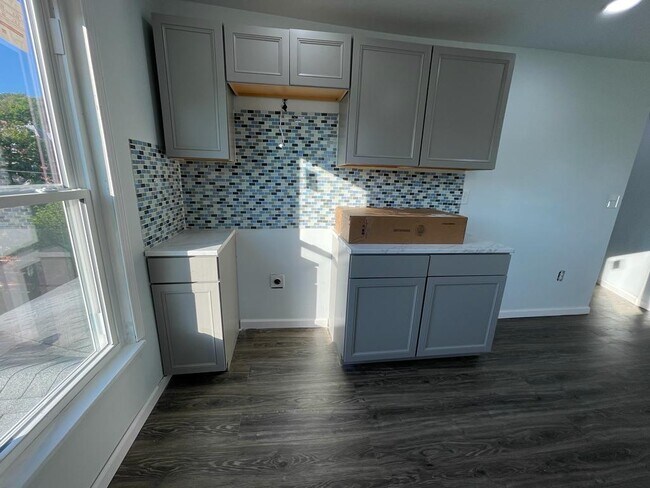 Building Photo - 120 W Owens Ave