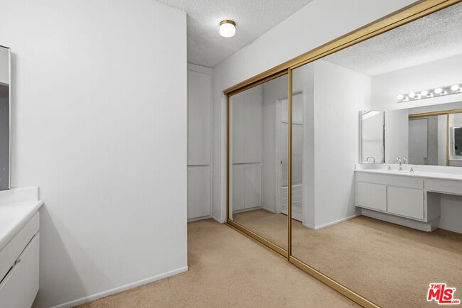 Building Photo - 7742 Redlands St