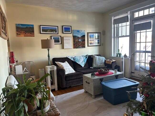 Building Photo - 2039 Commonwealth Ave