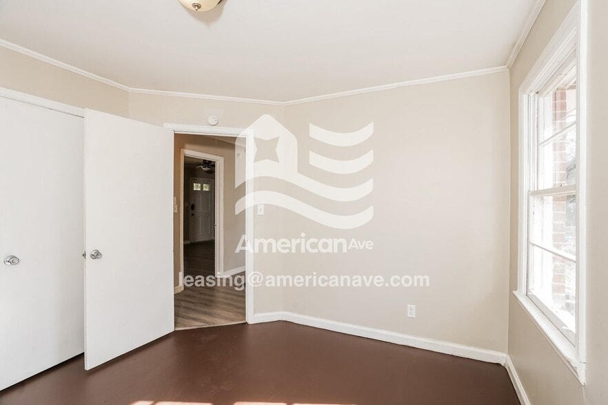 Building Photo - 3042 Bethune Ave