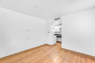 Building Photo - 1516 Newbury Rd