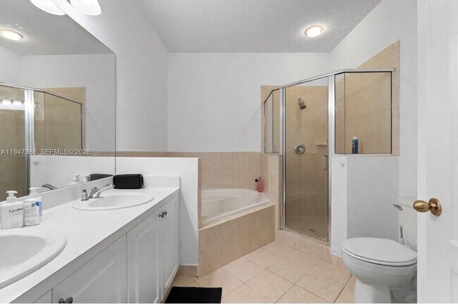 Building Photo - 836 SW 154th Path