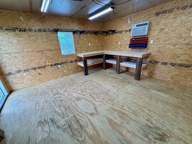 Building Photo - Spacious McAlester Home with Workshop Acce...