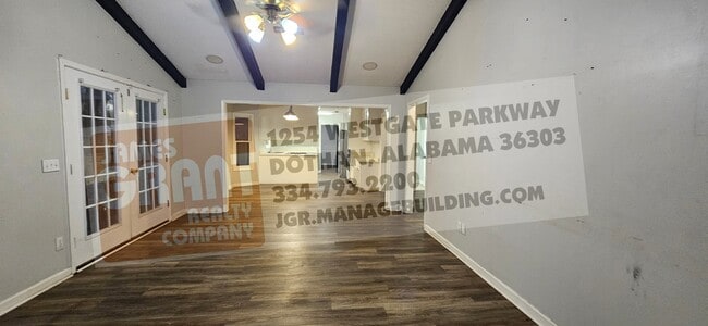 Building Photo - 211 Plantation Rd