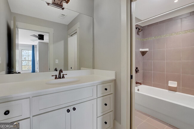 Building Photo - 10659 Serenbe Ln