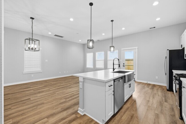 Building Photo - 413 Stonework Garden Ln