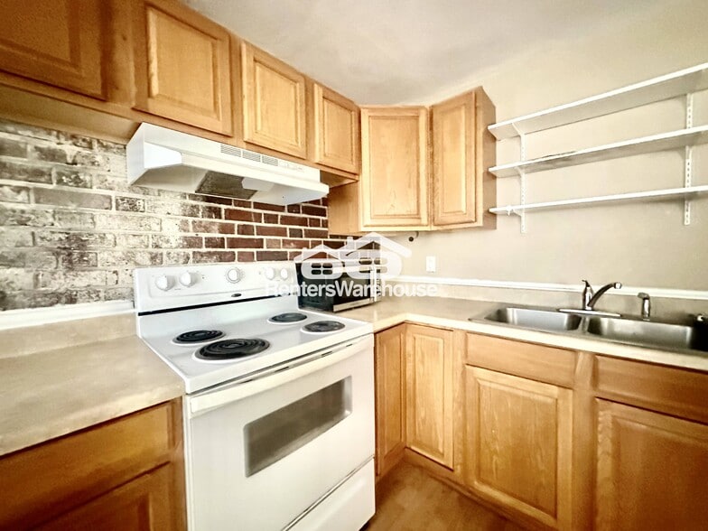 Building Photo - 2300 Beaver Ave