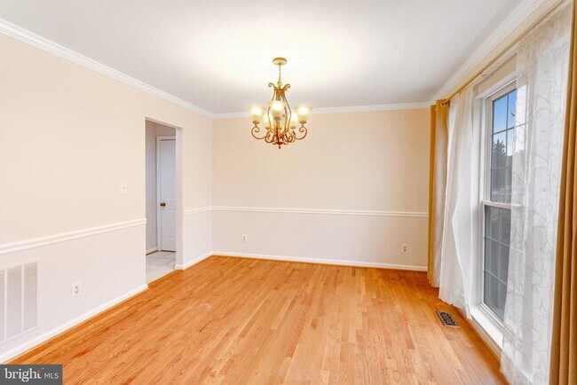 Building Photo - 15385 Bevanwood Dr