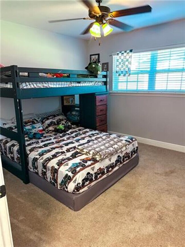 Building Photo - 107 Norfolk Ct