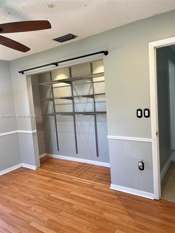 Building Photo - 15501 Dover Ct