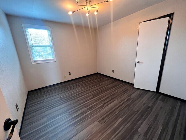 Building Photo - Great Home in Southwest Lubbock