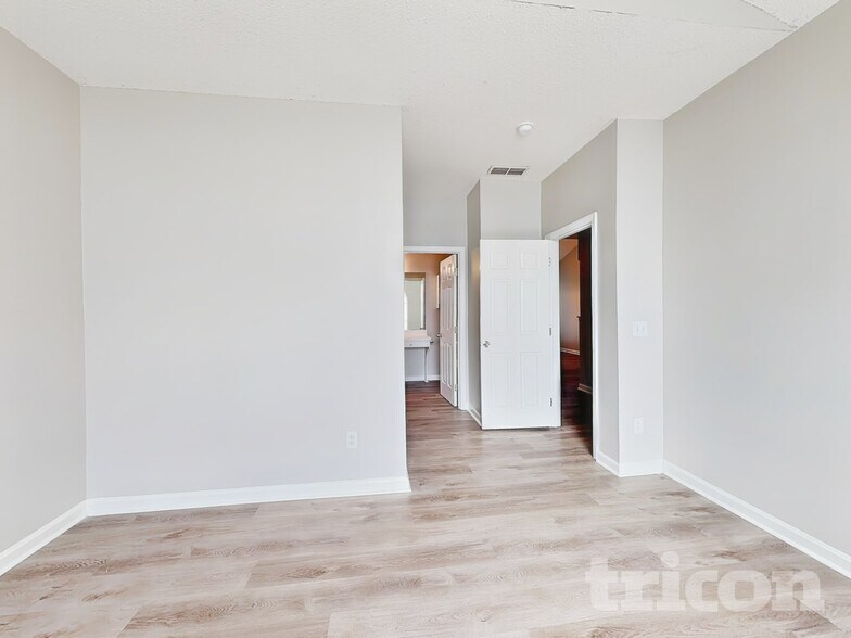 Building Photo - 114 Arbor Chase Pkwy