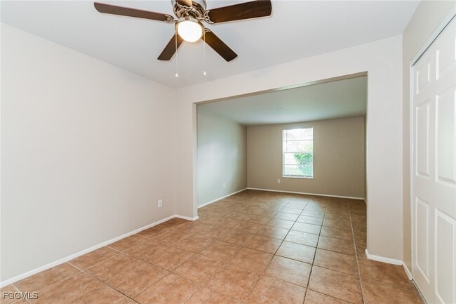 Building Photo - 818 SW 31st St