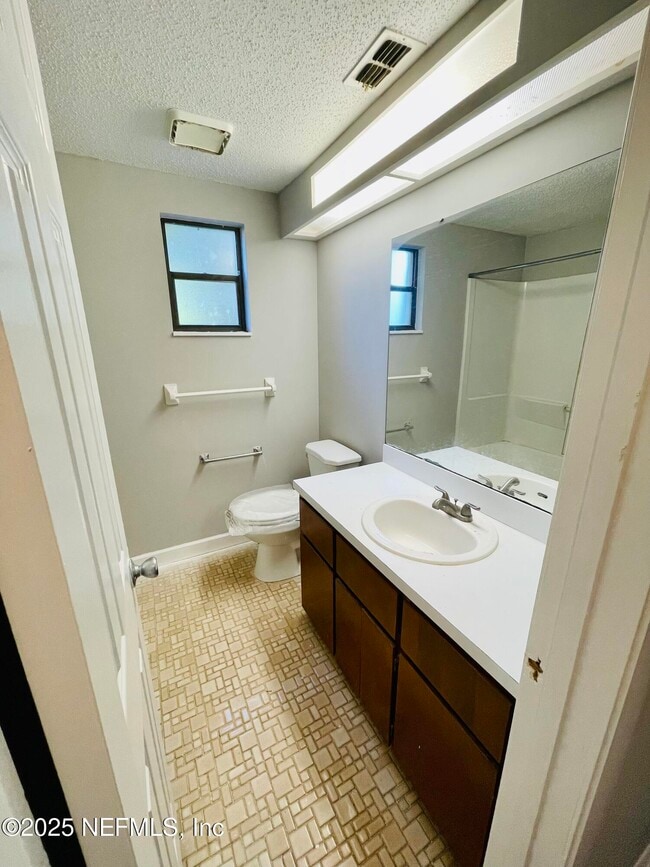 Building Photo - 2664 Sunrise Village Dr