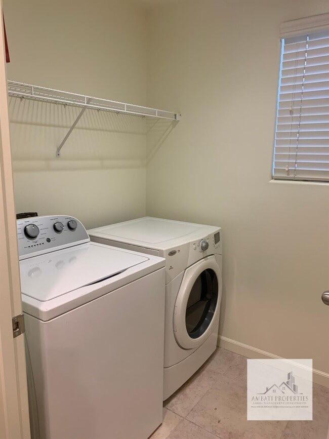 Building Photo - 3663 Etchings Way