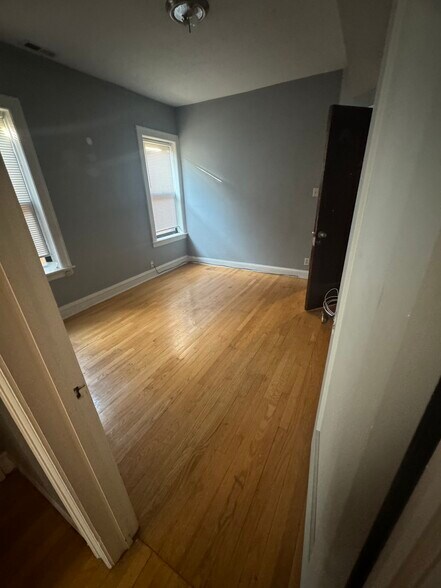 Building Photo - 7925 S Vernon Ave