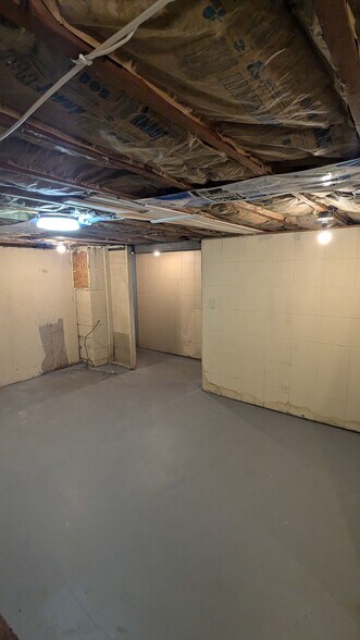 Building Photo - 1220 N Cedar Crest Blvd