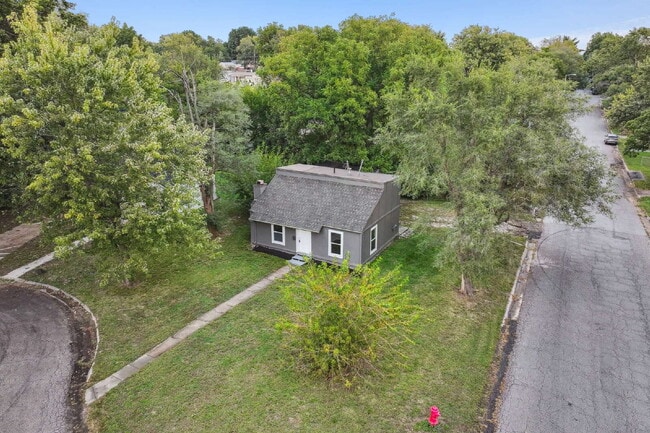 Building Photo - Charming 2 Bedroom, 2 Bath with Extra Loft Space Available Now!