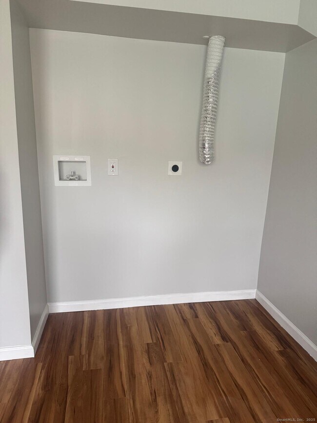 Building Photo - 60-62-62 Arnold St