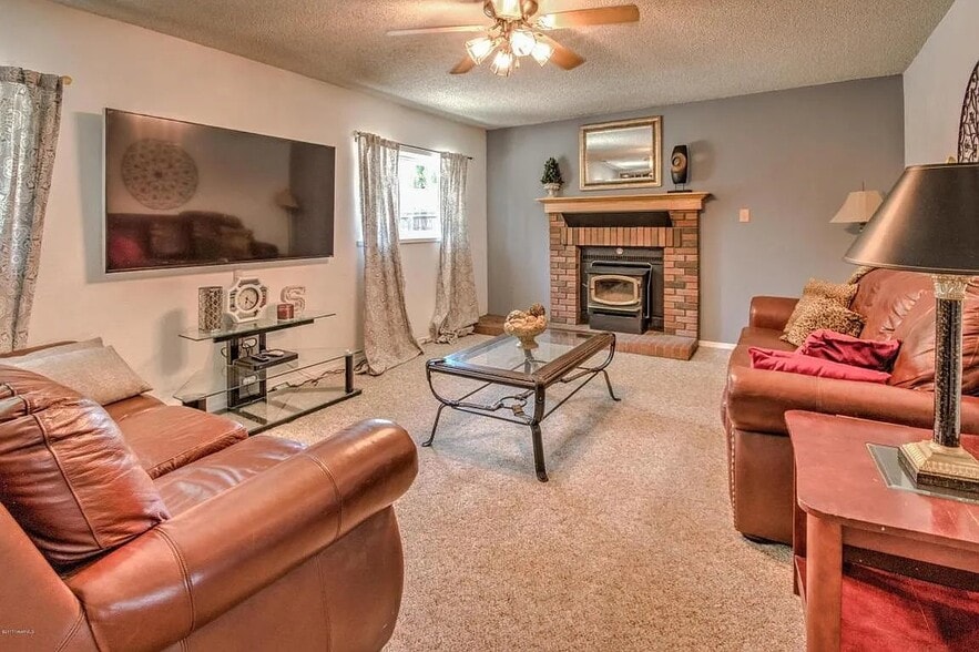 Building Photo - 3801 E Mallard Ln