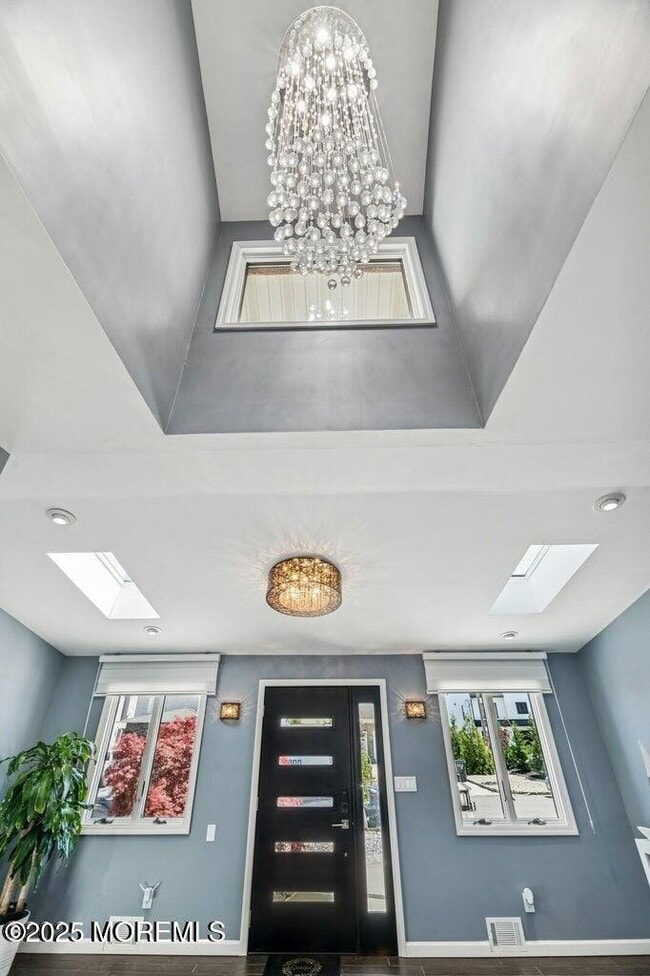 Building Photo - 385 Aldo Dr