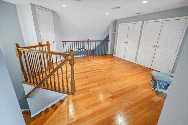 Building Photo - 7035 Fieldhurst Ct