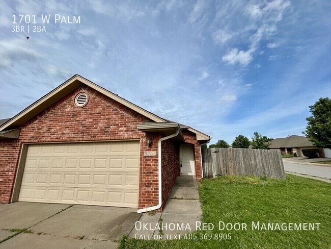 Building Photo - 1701 W Palm Pl