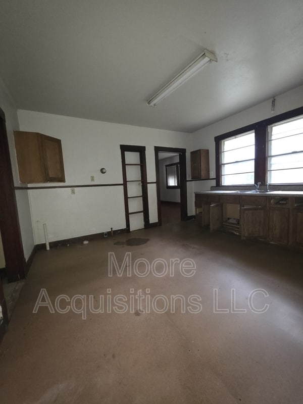 Building Photo - 415 W Rainey St