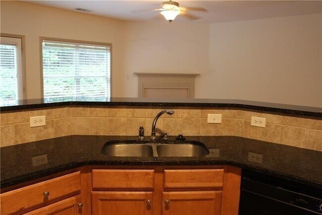 Building Photo - 6065 Apple Rose Dr