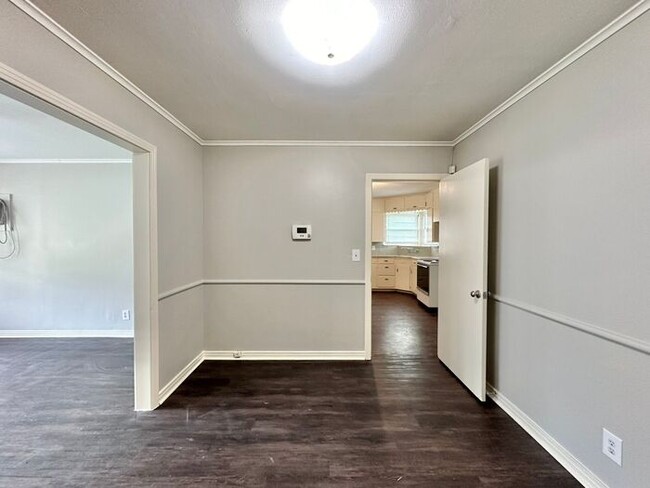 Building Photo - Available Now! 3 Bed 1.5 Bath, Tyler Tx!