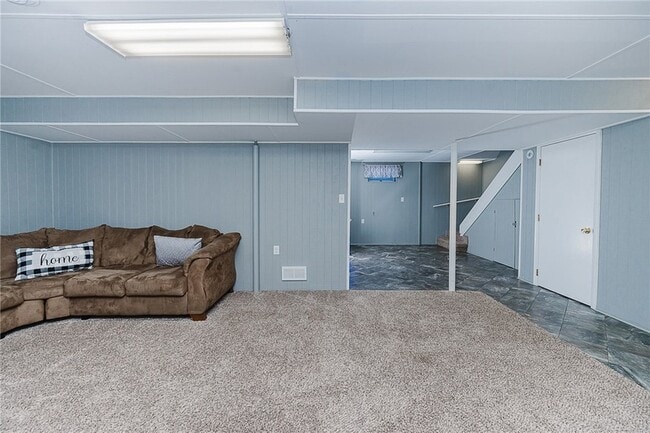 Building Photo - 979 Barclay Rd